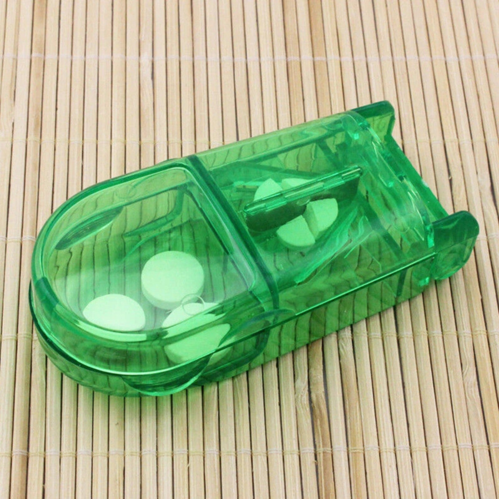 Portable Pill Cutter Green Tablet Vitamin Splitter Sharp Blade for Travel