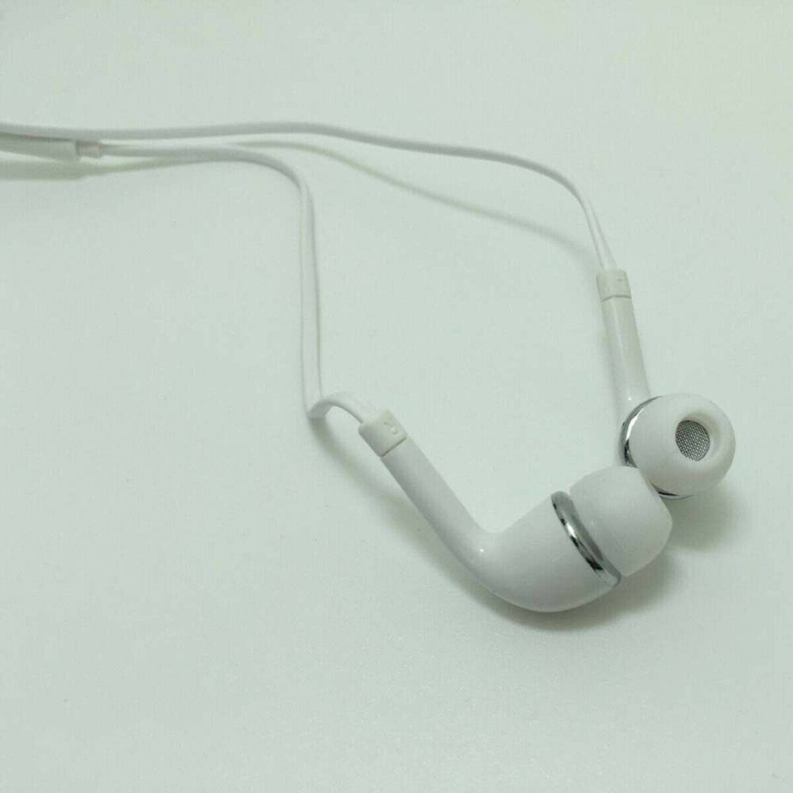 Small White Silicone Earbud Replacement Covers Pads Universal Earphones 1 Pair