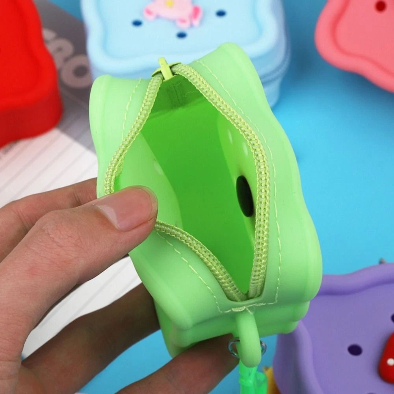 Coin Purses Silicone Change Pouch Items Storage with Holes Green