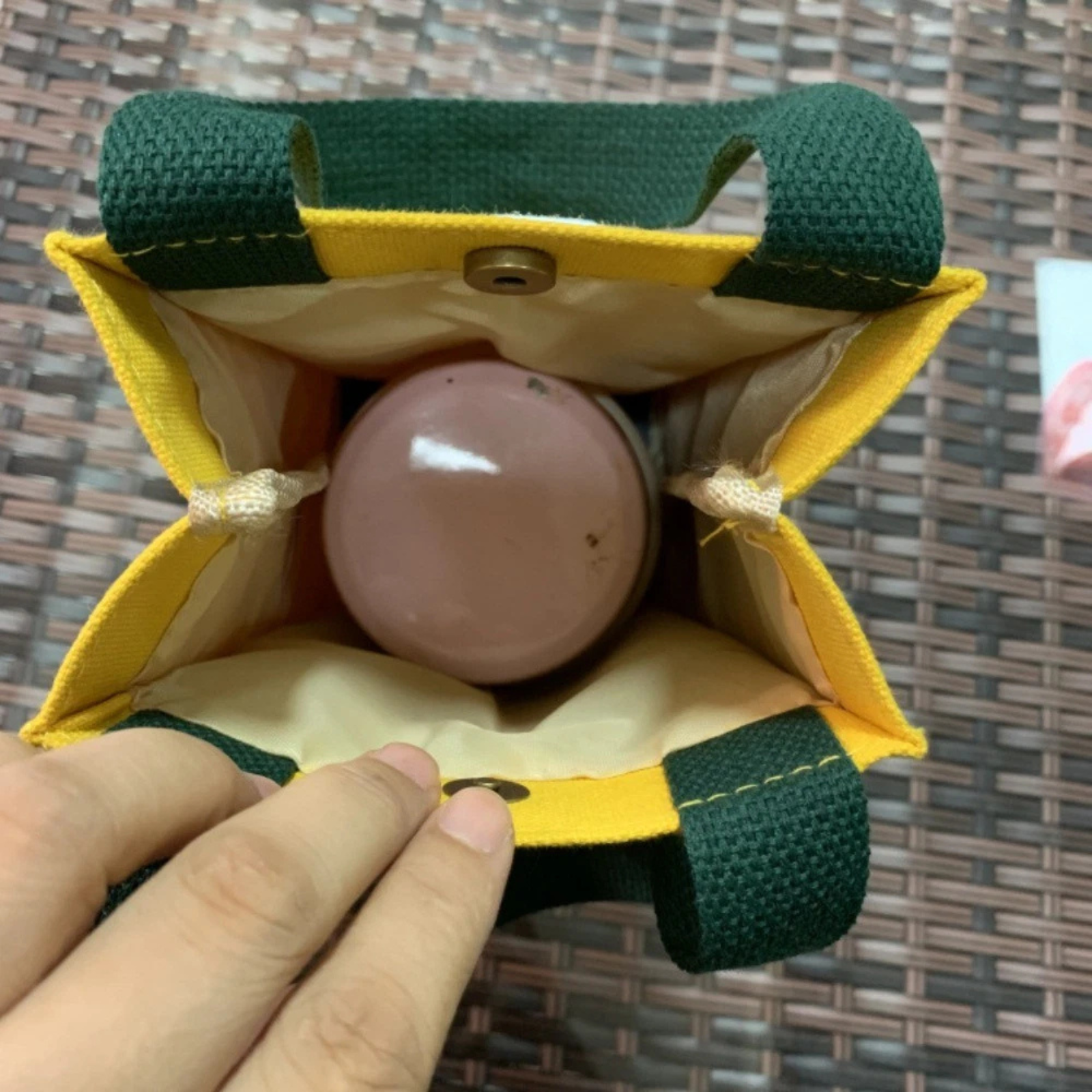 Large Portable Water Bottle Bag with Handle Drink Storage Pouch 1