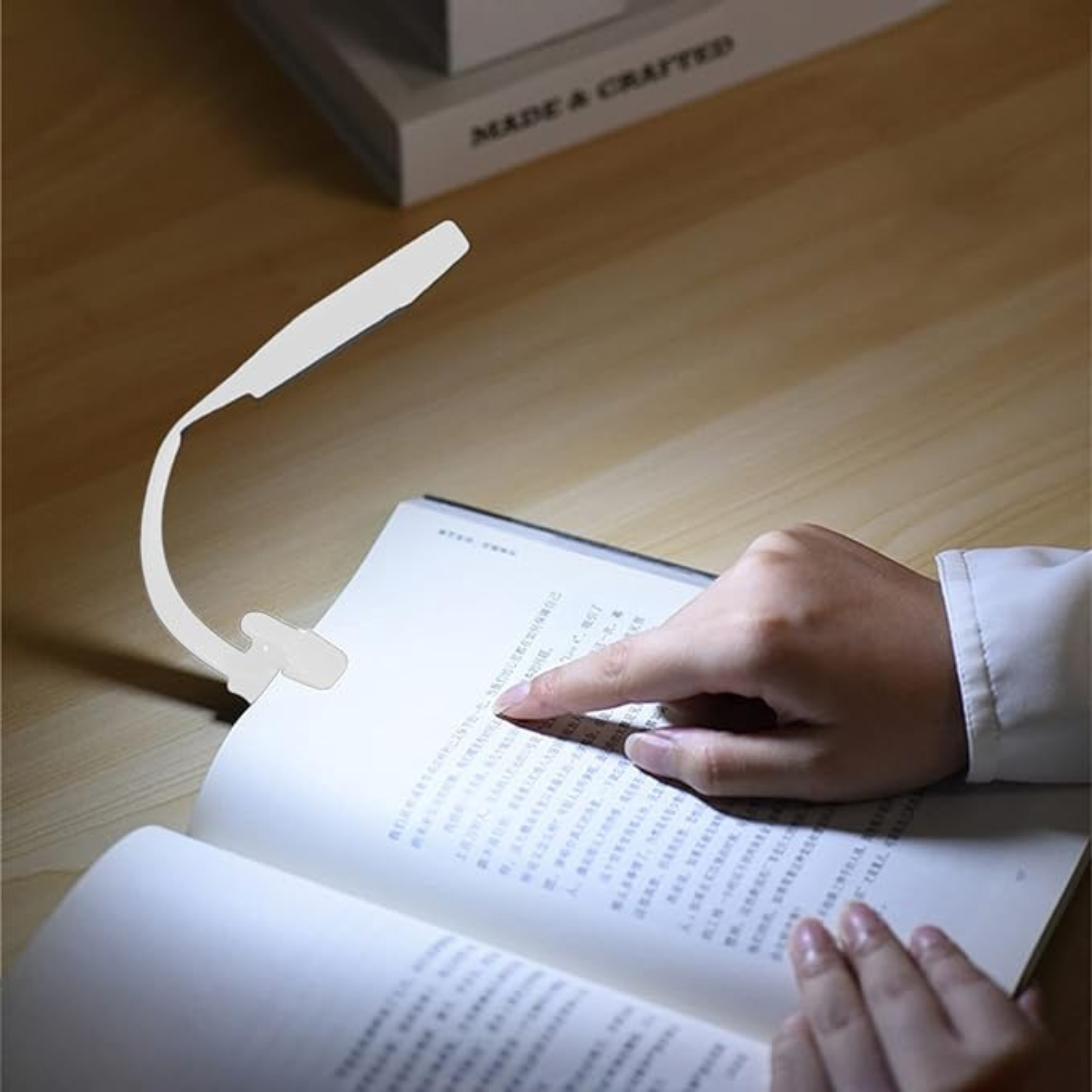 USB Rechargeable Flexible Clip On Bed Desk Table White LED Reading Light Lamp