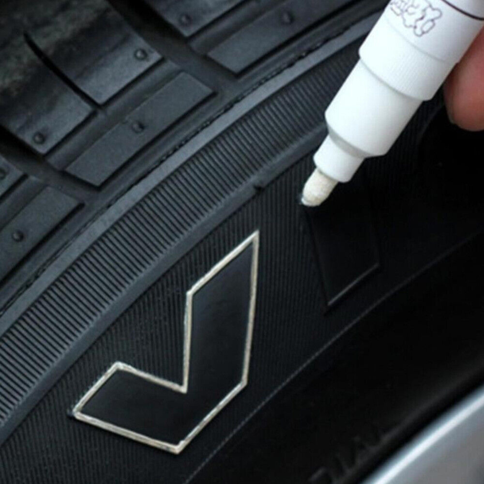 2pcs White Pen Marker Marking Motorcycle Waterproof Tread White Car Paint