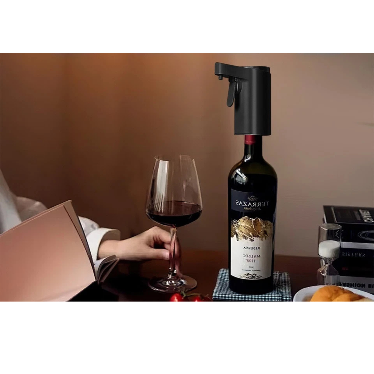 Electric Digital Wine Aerator Automatic Decanter Smart Pourer Black