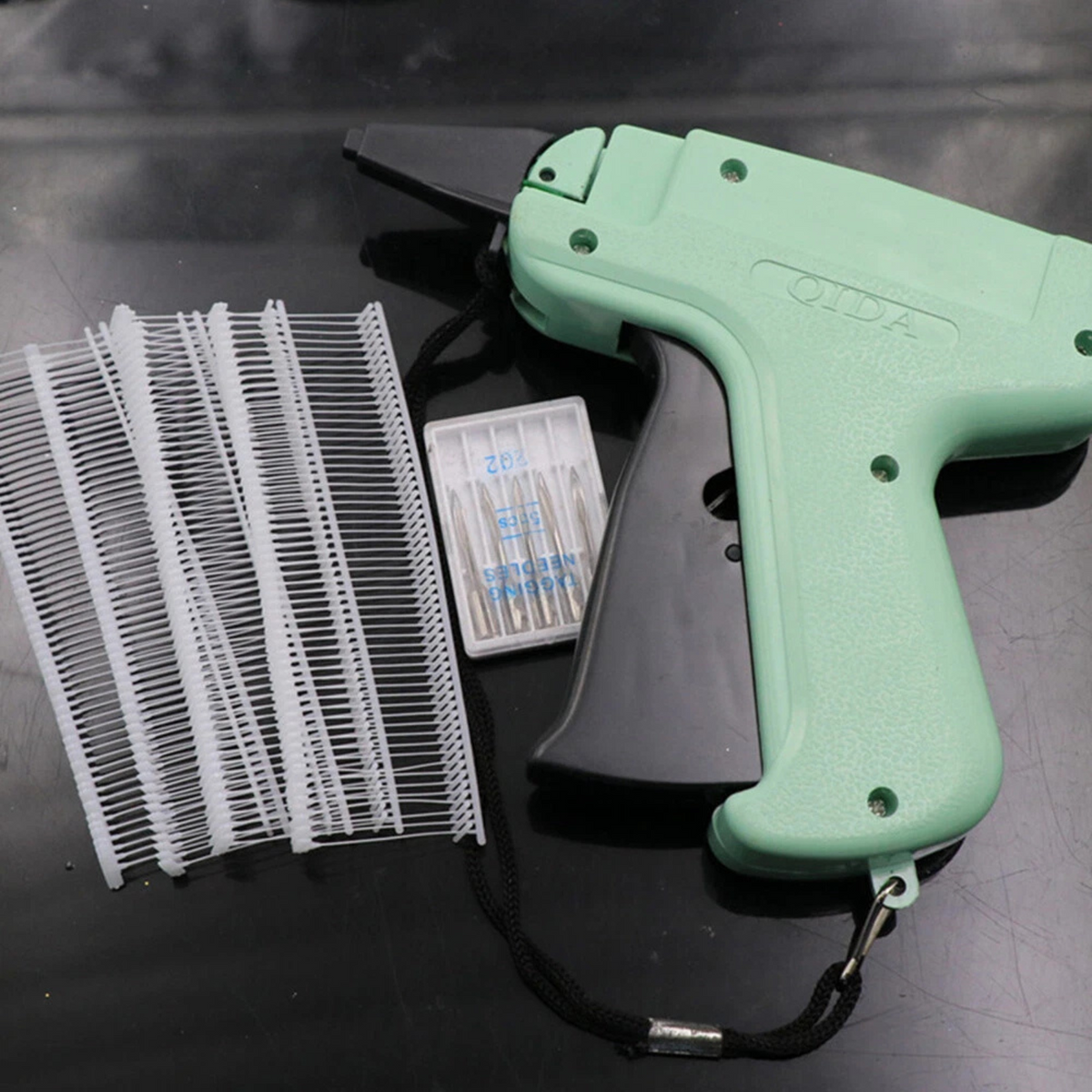 Clothes Garment Price Label Tagging Gun Includes Barbs & Needles