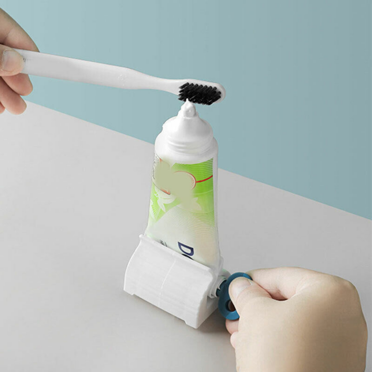 Easy Stand Rolling Holder 3PCS Toothpaste Squeezer Dispenser Seat Bathroom Tube