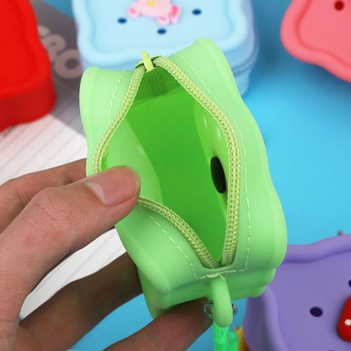 Coin Purses Silicone Change Pouch Items Storage with Holes Green