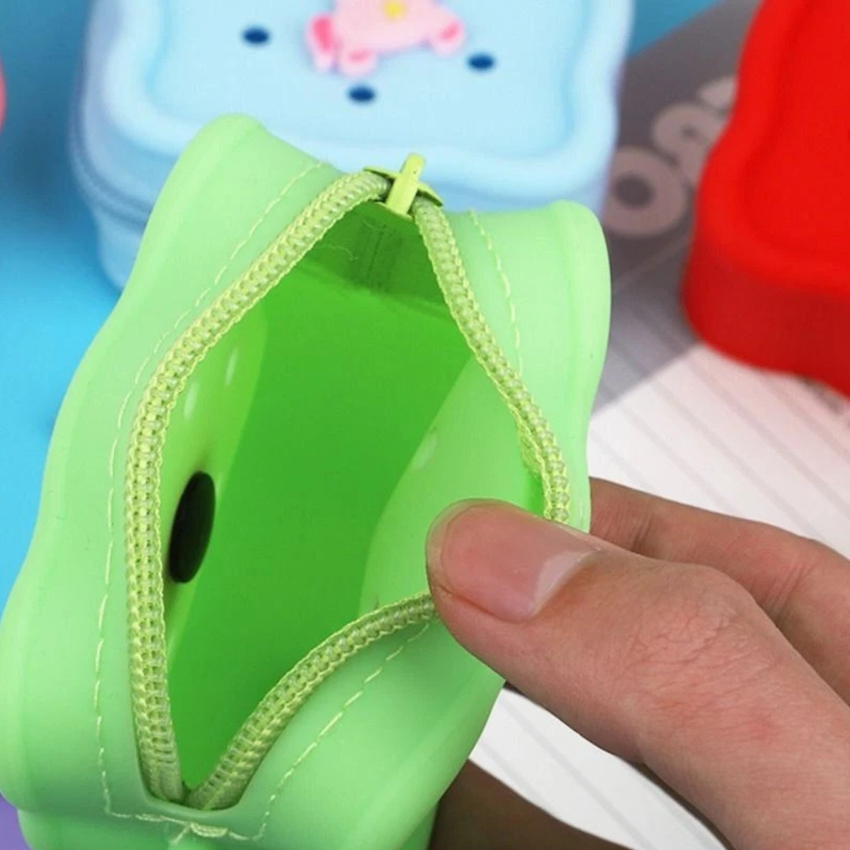 Coin Purses Silicone Change Pouch Items Storage with Holes Green