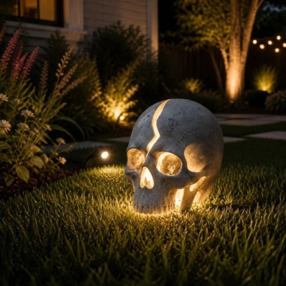 Silver Grey Waterproof Cracked Skull Solar Garden Lamp Halloween Yard Decor